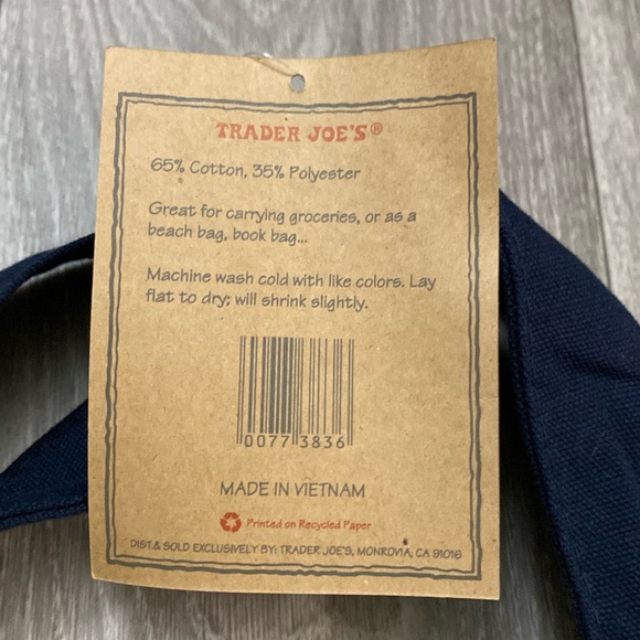 ❤️ Trader Joe’s Reusable Tote Bag NWT - Picture 4 of 6